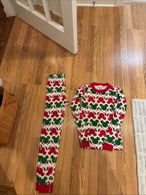 Hannah Anderson Kids Red & Green Character Print Pajama Set - Mickey